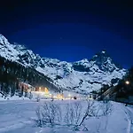Chalet Fairway *